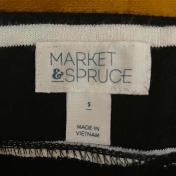 NWOT knit skirt with pockets - Picture 3 of 3